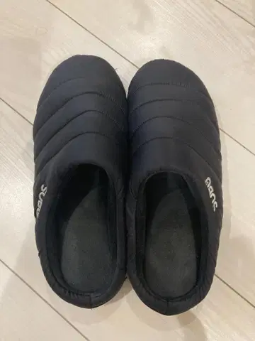 Subu 블랙 퀼팅 슬리퍼