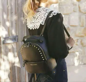 Maison de FLEUR 스터드 백팩 블랙