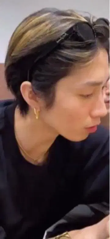 저스틴 데이비스 다나카 쥬리 착용품 색상 다름 실버