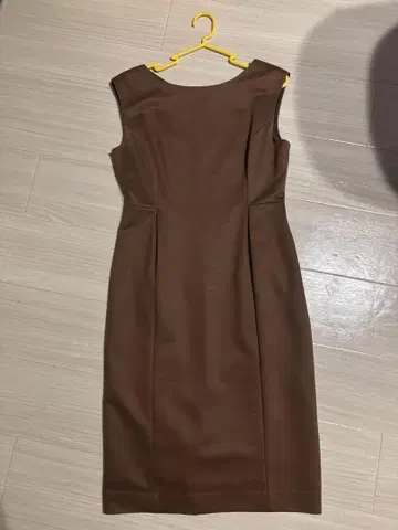 UNITED ARROWS 브라운 슬리브리스 원피스