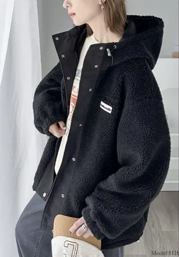 [ 새상품급 ] 보아 플리스 자켓 블랙 후드 부착