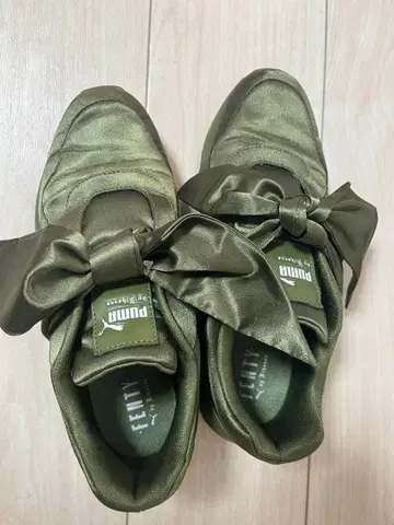 PUMA FENTY SATIN BOW SNEAKER
