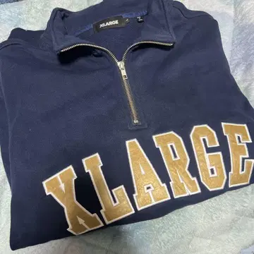 [ 고품질 ] XLARGE 자수 센터 아치 로고 하프 지퍼 네이비 맨투맨