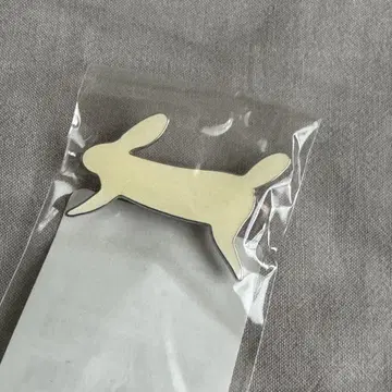 토끼 디자인 브로치 run run run