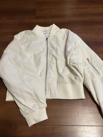Calvin Klein Jeans 크롭 패디드 자켓