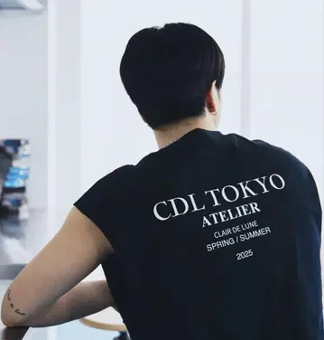 CDL TOKYO 아틀리에 블랙 T셔츠 2025
