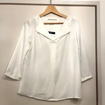 Fabulous Anjela 팔분 길이 블라우스