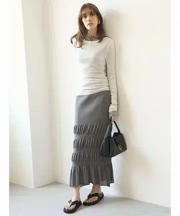 새상품 Mila Owen 미라 오웬 시어 니트 패브릭 스커트