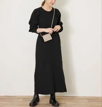 어반 리서치 서니 라벨 퍼프 슬리브 와플 컷 원피스