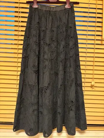 이번 시즌 25FW 신상 론 헤르만 자수 스커트 블랙 XS