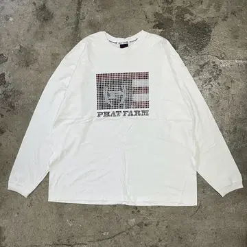 PHAT FARM 팻팜 긴팔