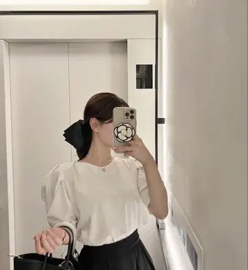 QUNG 화이트 퍼프 슬리브 반팔 상의