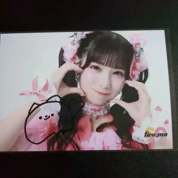 fav me 후아보미 마이카 미오카와 사인 포함 사진 핑크 의상