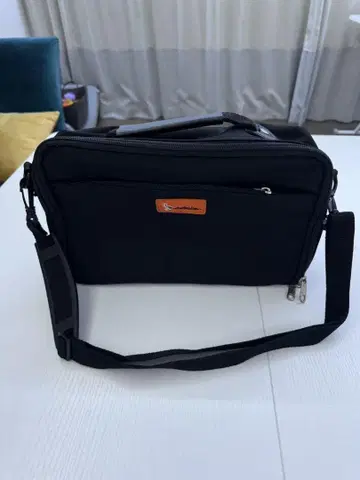 블랙 나일론 숄더백