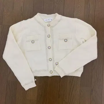 크림색 버튼 가디건