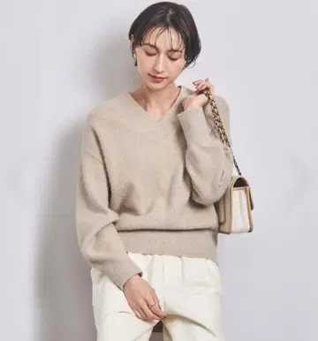 UNITED ARROWS 울 폭스 라메 V넥 니트