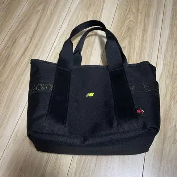 뉴발란스 블랙 토트백