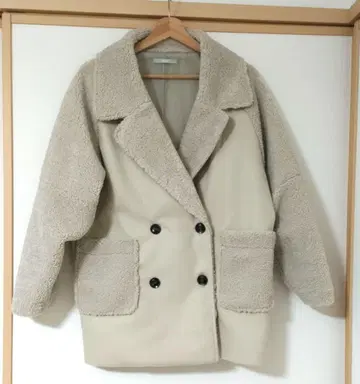 DouDou 보아 코트
