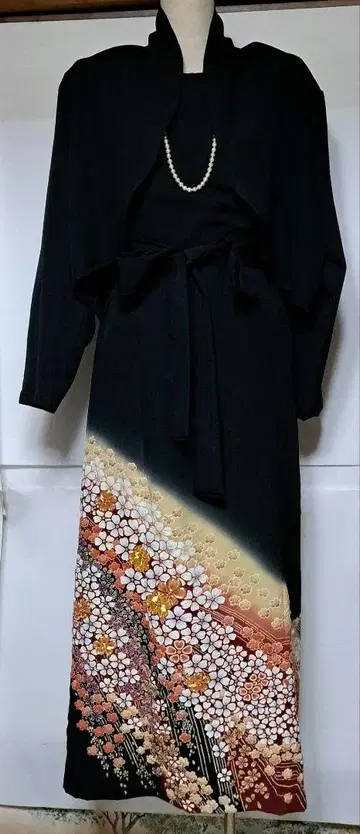 전통 예복 기모노 볼레로 포함 롱 드레스 꽃무늬 자수