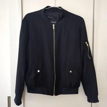 [ 새상품급 ] ZARA BASIC 블랙 봄버 자켓 S