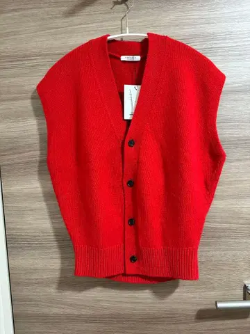 맥피 라무 캐시미어 V넥 베스트 택 포함