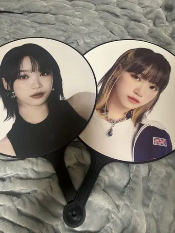 르세라핌 채원 부채 2개