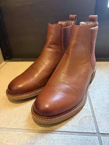 새상품급 Clarks 클락스 브라운 사이드 고어 부츠 23.5