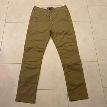 베이지 슬림핏 치노 팬츠