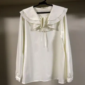 Espeyrac 아이보리 프릴 긴팔 블라우스