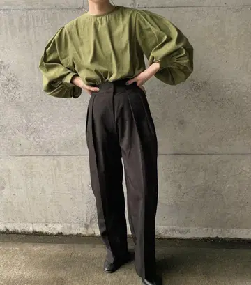 select MOCA 볼륨 슬리브 블라우스 카키 프리 사이즈