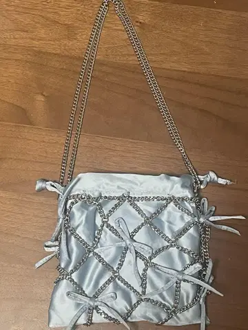 [새상품급] ZARA 새틴 핸드백