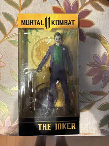 Mortal Kombat 11 조커 피규어