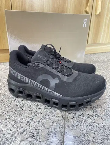 온 클라우드몬스터 2 블랙 26CM