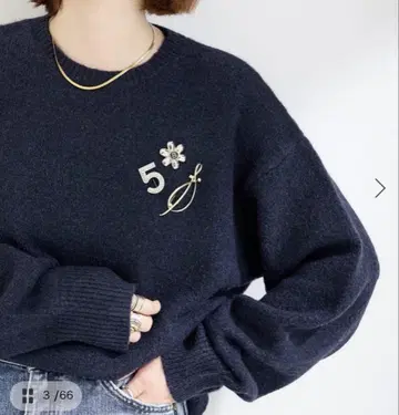 기간 한정! B.C STOCK 브로치 포함 니트 풀오버 네이비