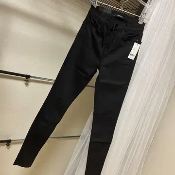 J BRAND 블랙 스키니진 23인치