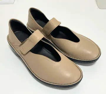 인코르제 U컷 스트랩 신발