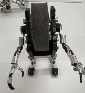 ROBOTOYS 로보토이즈 로봇형 워치 스탠드 시계대 시계