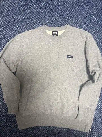 SMALL BOX LOGO CREW NECK