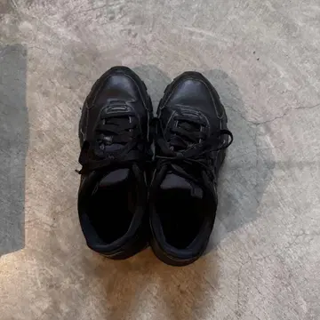 블랙 로우컷 스니커즈 PUMA