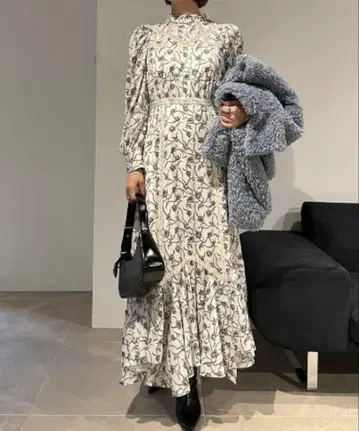 23AW Lilybrown 꽃무늬 라인 원피스 릴리 브라운 맥시