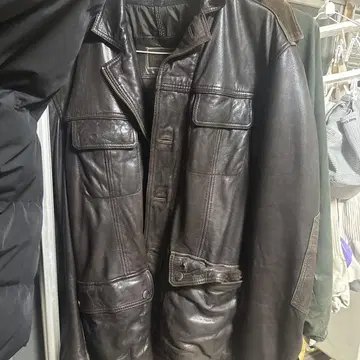 다크 브라운 가죽 자켓