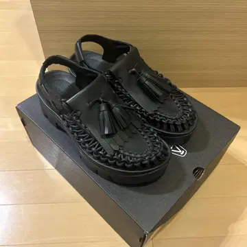 noir kei ninomiya x KEEN 태슬 장식 블랙 샌들