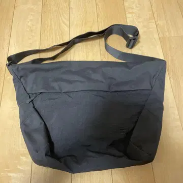 뉴발란스 블랙 숄더백