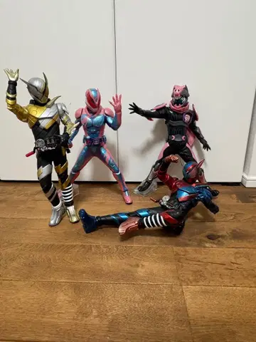 가면라이더 빌드, 리바이스 피규어 세트