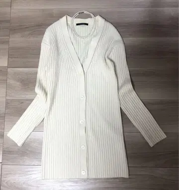 새상품급 맥피 총 리브 울 가디건 아이보리 S