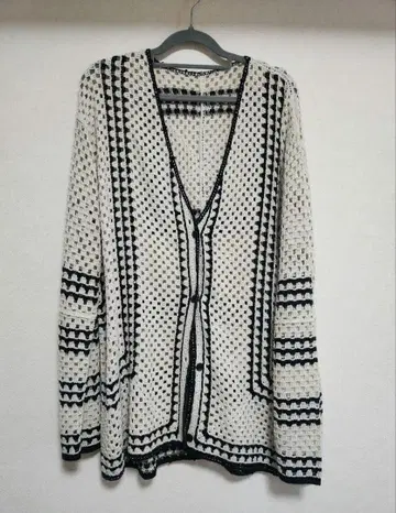 JOURNALSTANDARD relume 크로셰 라인 V넥 가디건