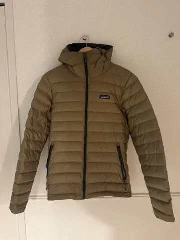 patagonia 다운 스웨터 후디 레어 컬러