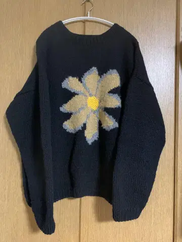 MacMahon Knitting Mills Flower knit