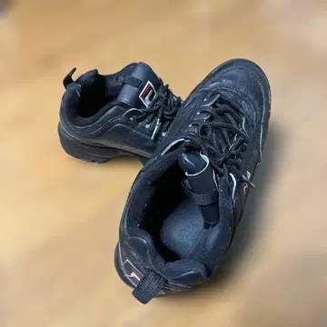 FILA 블랙 스니커즈