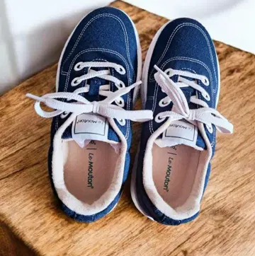 룸톤메이트 스니커즈 24cm